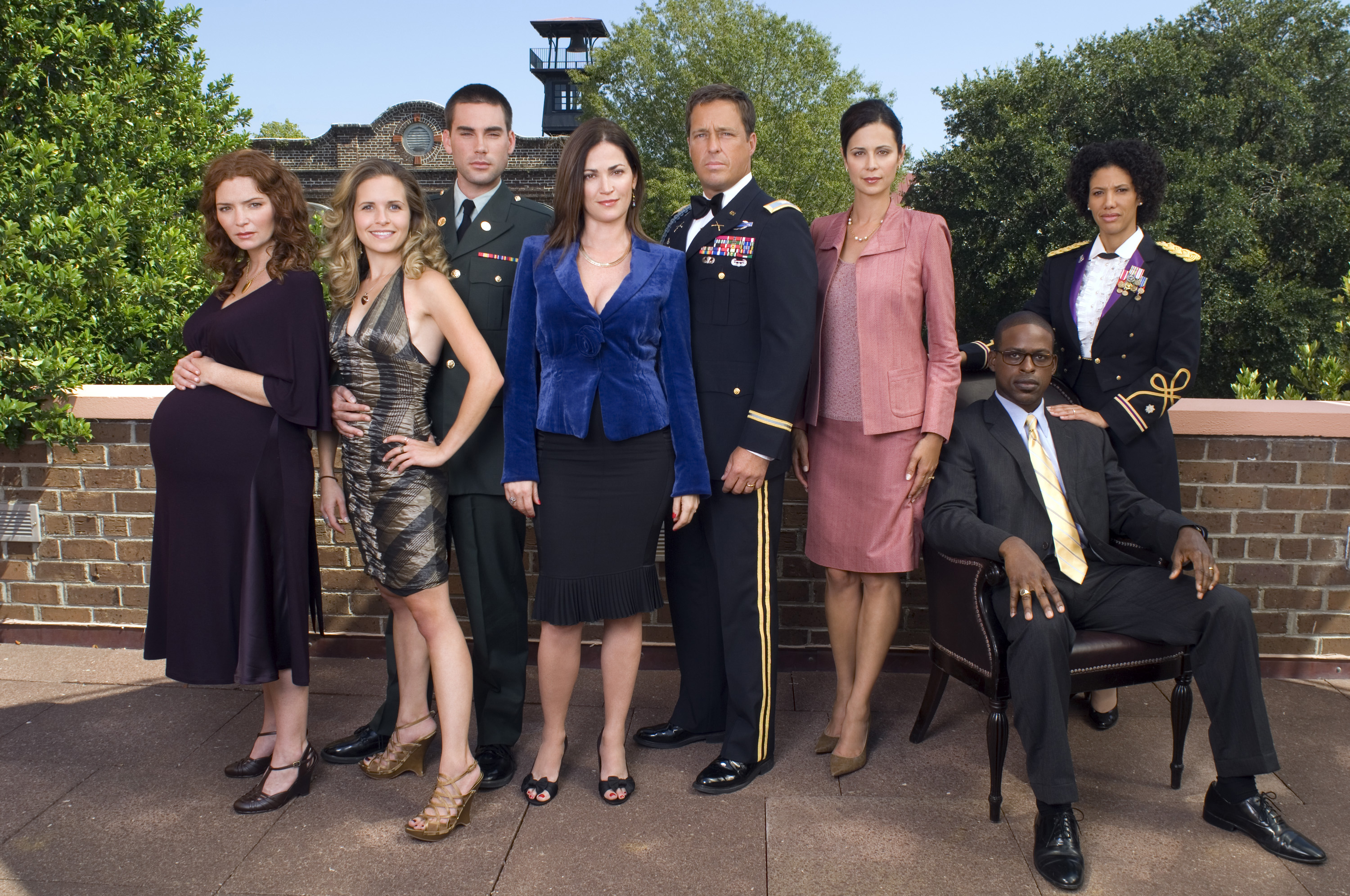 #iCraveFridays Salutes ARMY WIVES as it Begins Streaming on CraveTV.