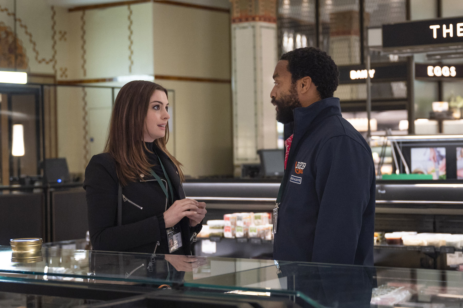 Anne Hathaway and Chiwetel Ejiofor Find New Forms of Comedy That Hit