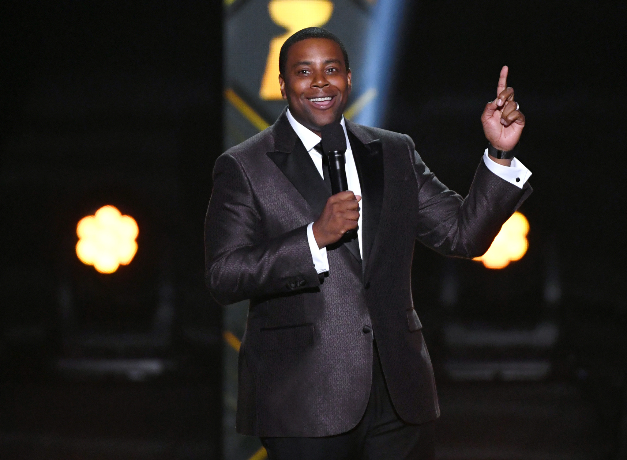 This Just In E! Announces Actor and Comedian Kenan Thompson to Host